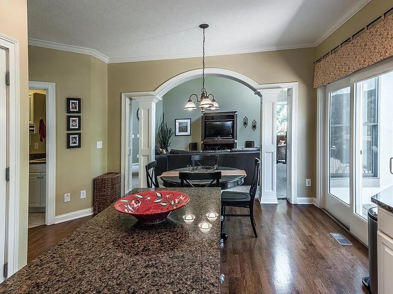 2497 Coltsbridge Dr — Photo 8