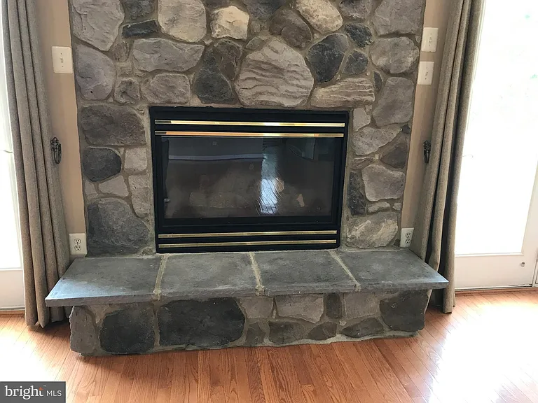 421 Leaning Oak St — Photo 9