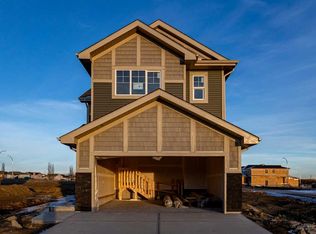 412 W Ranch Gate, Strathmore, AB T1P0B4