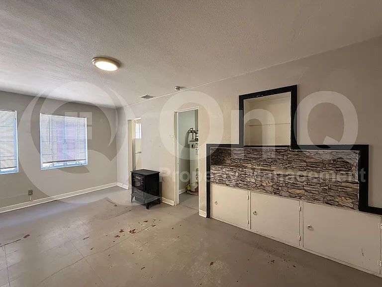 324 S 6th Ave #D — Photo 7