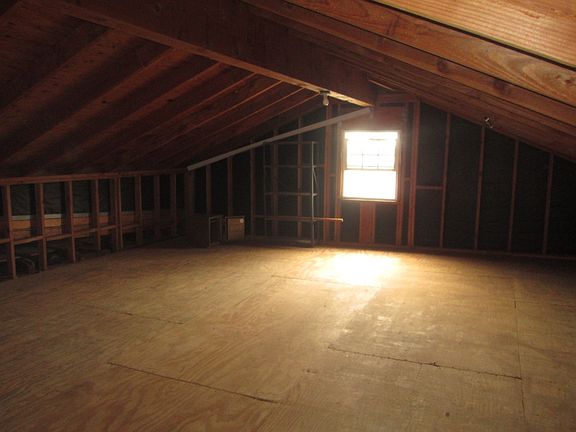 5th image of 628 Balboa Dr