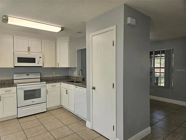 2321 Water View Loop — Photo 4