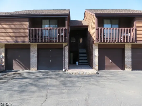 11 Summit Ct, Clinton Twp., NJ 08801