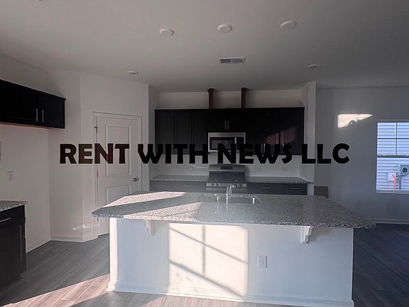 5th image of 109 Napoleone St #1