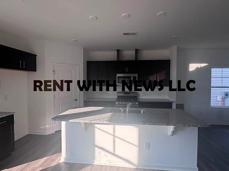 109 Napoleone St #1 — Photo 5