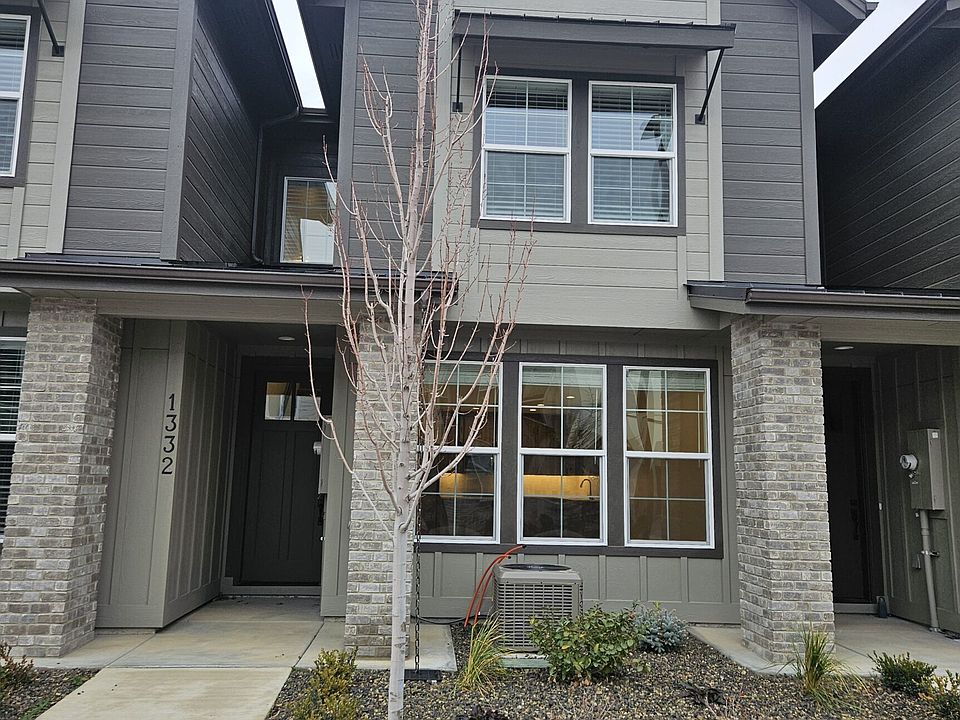 1st image of 1332 N Meadowglen Ave