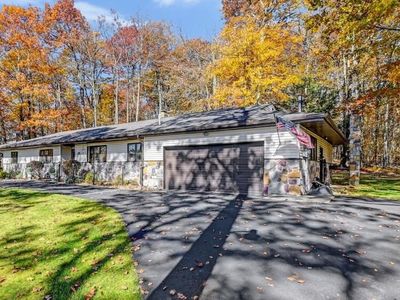 1125 Carriage Ln, Tobyhanna, PA, 18466
