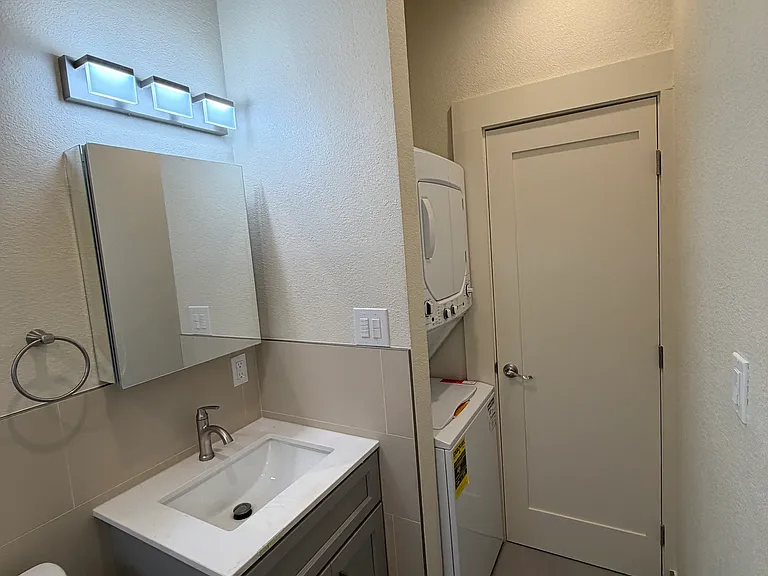 1290 12th Ave #6 — Photo 9