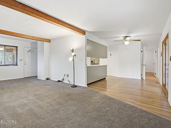 4th image of 353 E Wolf Valley Rd