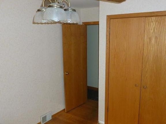 4th image of 1270 Highland Dr