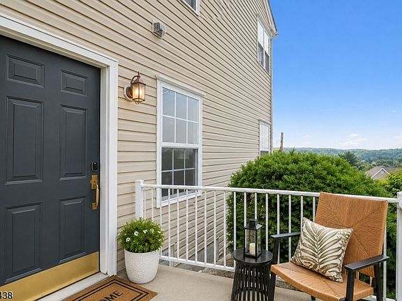 5th image of 131 Mountainside Dr