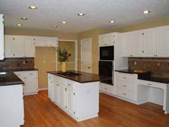 Spacious Kitchen