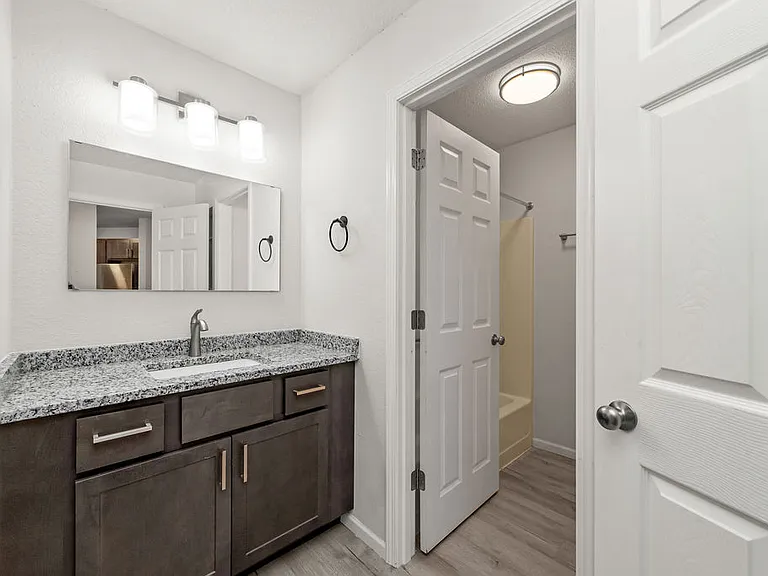 The Landing Apartments — Photo 9