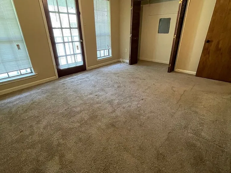 14020 Tiger Bend Rd — Photo 11