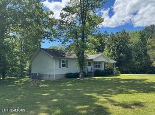 464 Fairview Dr, Crossville, TN 38571
