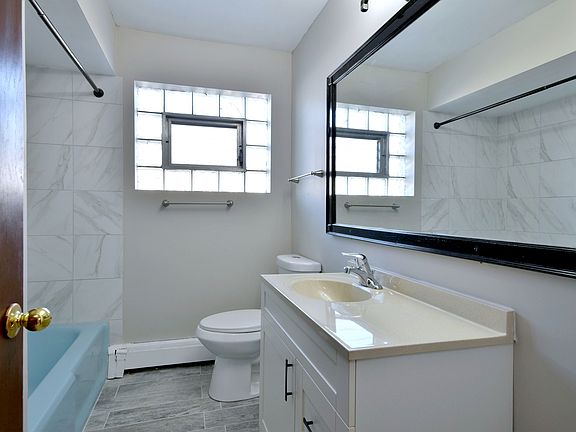 2nd image of 2141 N Melvina Ave #2