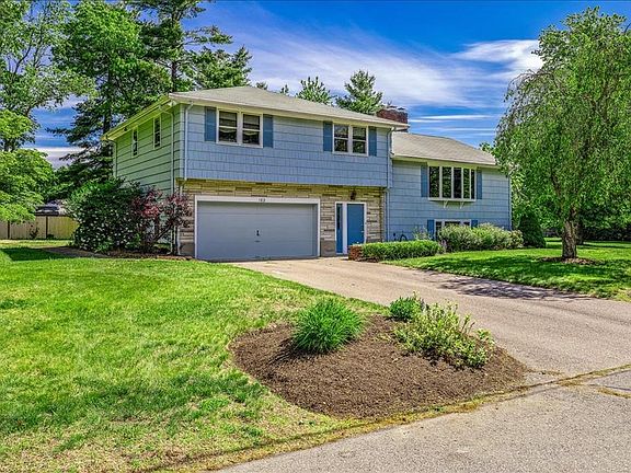 182 Plain Dr Stoughton Ma 02072 Zillow