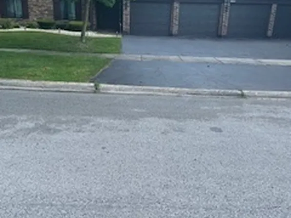 3349 184th St APT 1A, Homewood, IL 60430