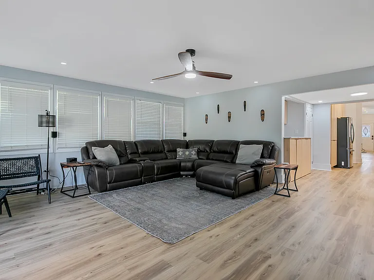 1208 Goodview Ave — Photo 11