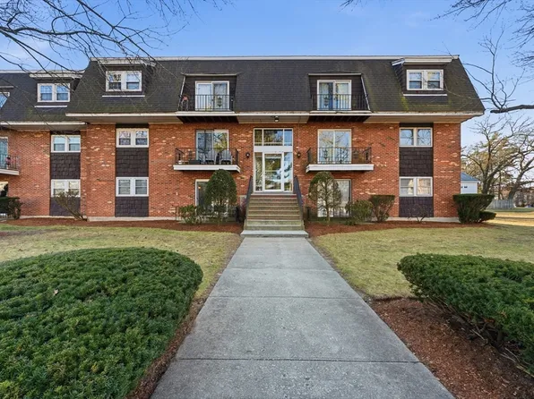 5 Pilgrim Cir APT C, Methuen, MA 01844