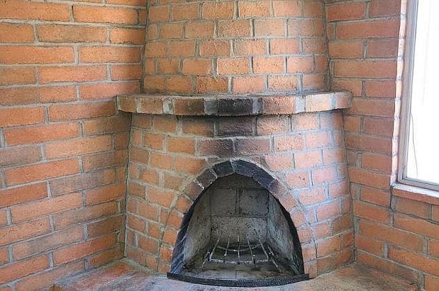 2nd image of 4057 E Lee St