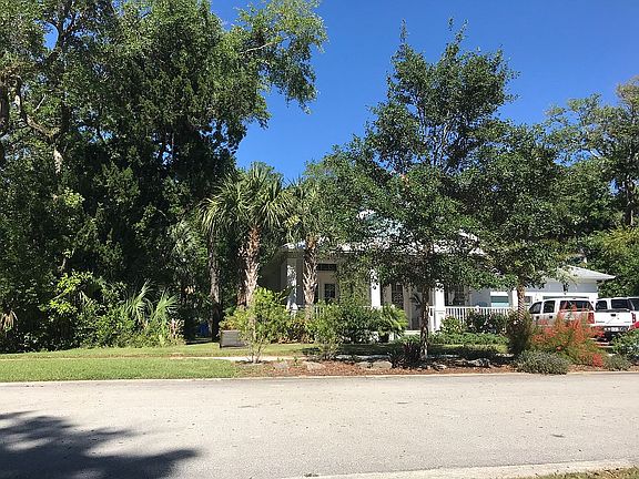 3rd image of 5 Shady Oak Ln