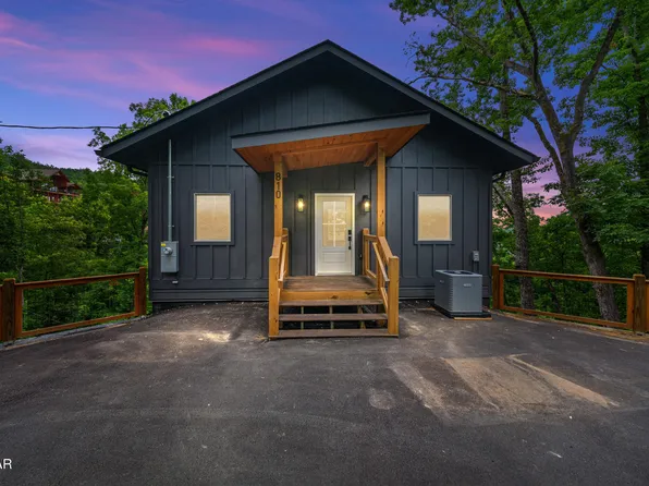 810 Upper Windsor Way, Gatlinburg, TN 37738