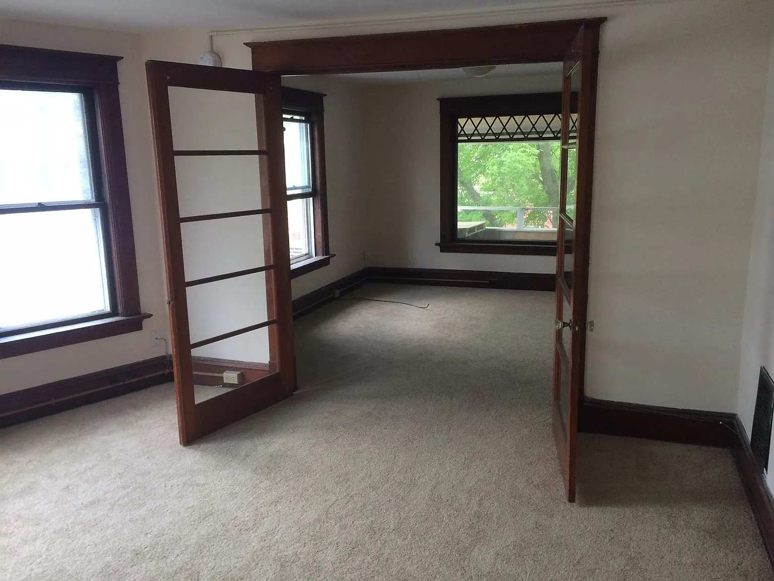 3 bed, 1300 sqft, $3,000 — Photo 4
