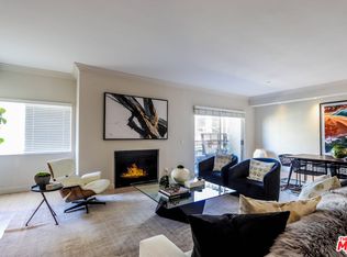 121 S Palm Dr APT 404, Beverly Hills, CA 90212