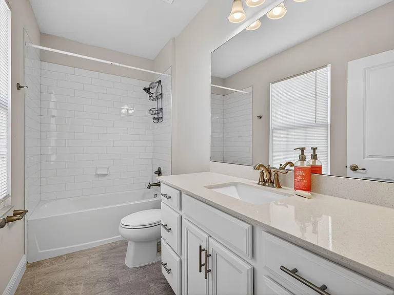 10916 SW Robbia Way — Photo 41