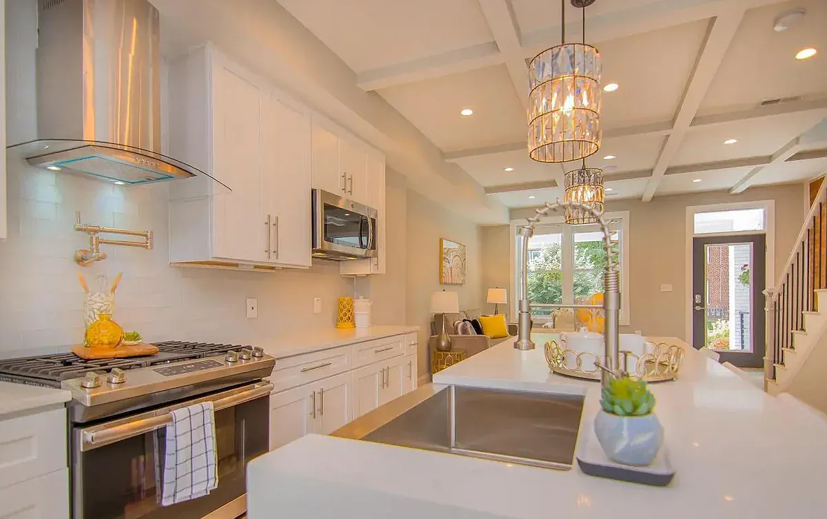 4 bed, 3.5 bath, 1726 sqft, $4,750 — Photo 2