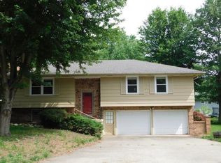 1411 Robin St, Kearney, MO 64060