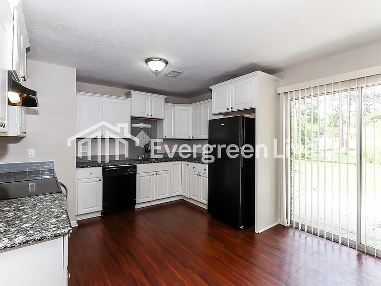 2640 Crosscreek Rd — Photo 7