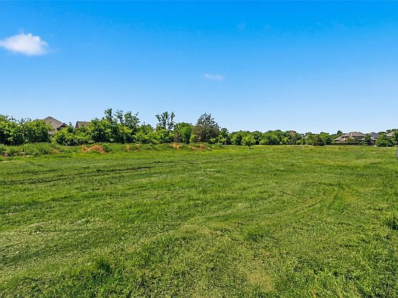 5th image of 325 Valerie Way