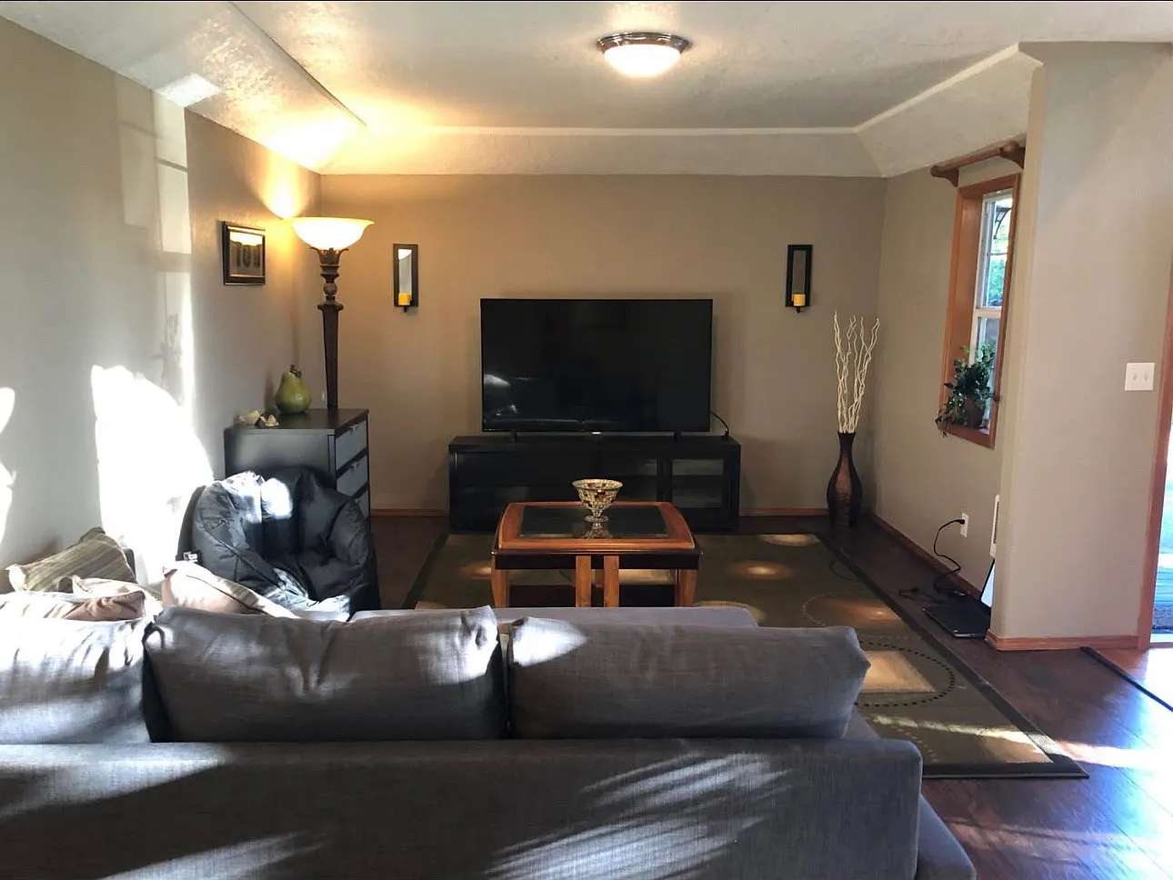 3 bed, 2800 sqft, $2,600 — Photo 3
