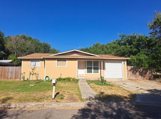 2006 Chapman St, Seguin, TX 78155