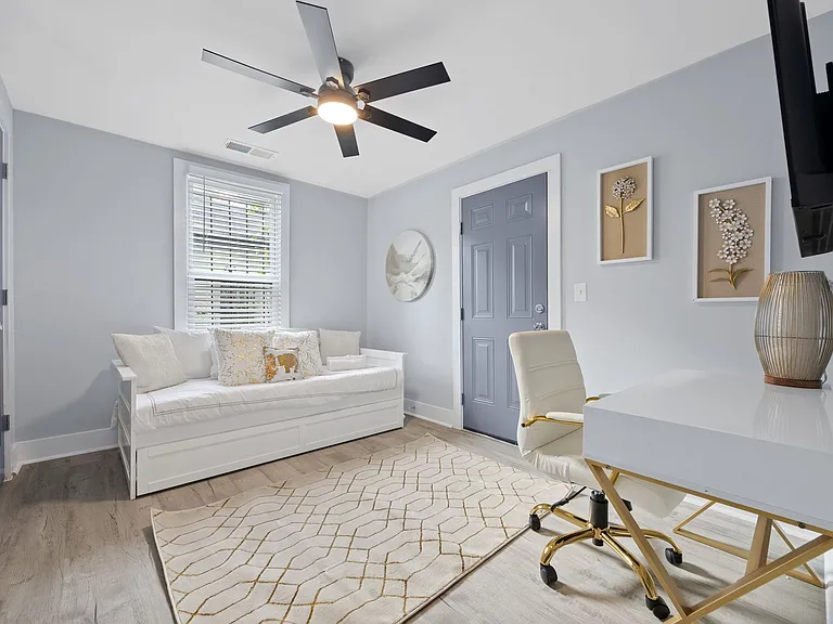 903 Beecher St SW #903 — Photo 15