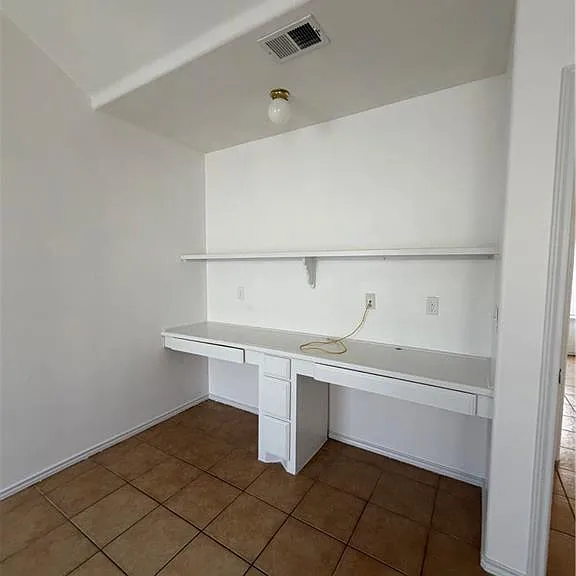 2508 Cervantes Ave — Photo 8