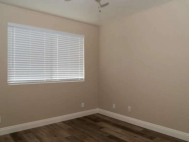 6661 N 78th Pl — Photo 15