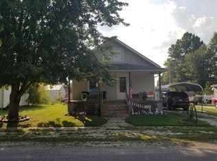 308 N Main St, Medora, IL 62063