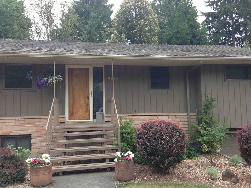 2nd image of 4315 NE 60th St