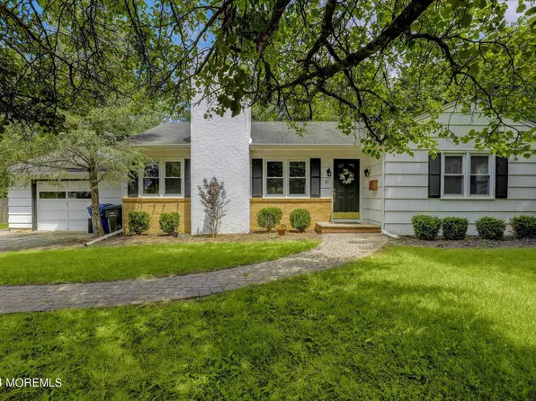 9 Wallace Avenue, Oakhurst, NJ 07755