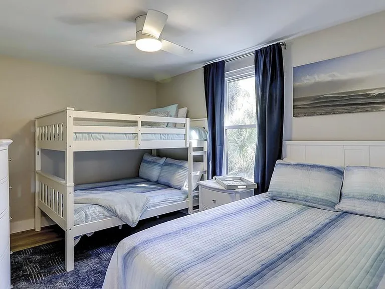 42 S Forest Beach Dr — Photo 5