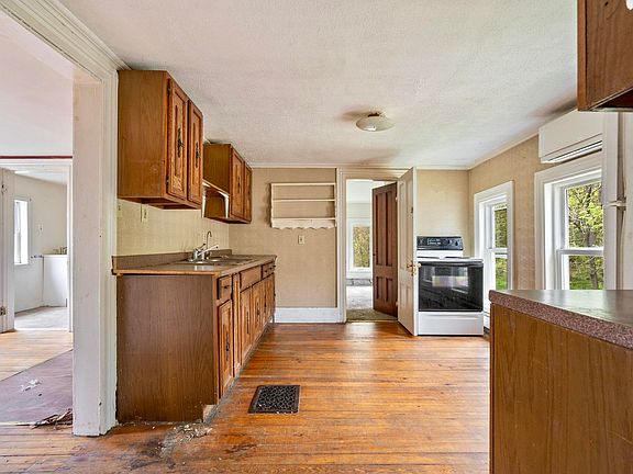 29th image of this home