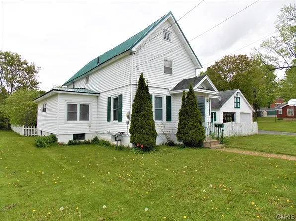 36 Madison St, Carthage, NY 13619