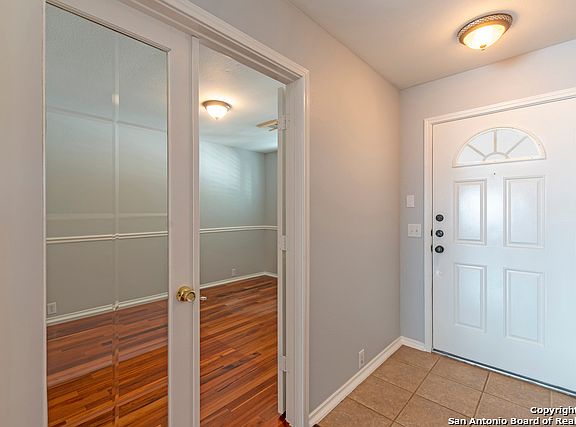5th image of 1604 Rolling Brook Ln