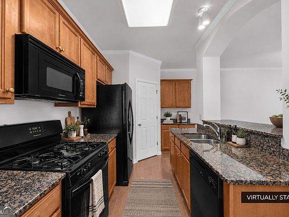 3rd image of 147 Sunset Ln