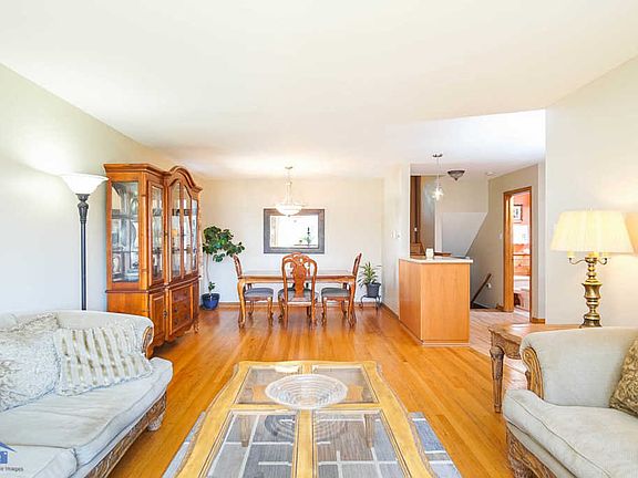 4th image of 204 N Arquilla Dr