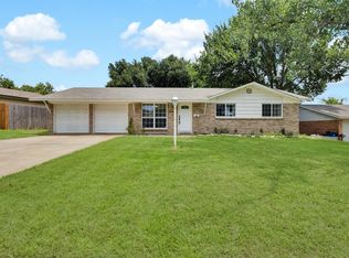 540 NW Mound St, Burleson, TX 76028