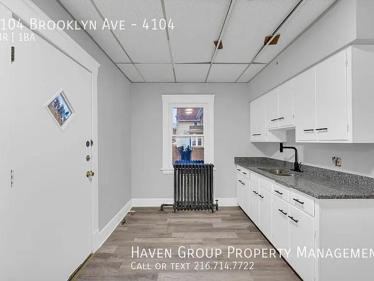 4104 Brooklyn Ave #4104 — Photo 11